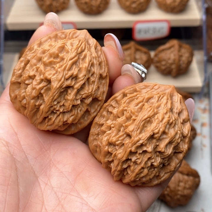核桃把件麦穗虎头