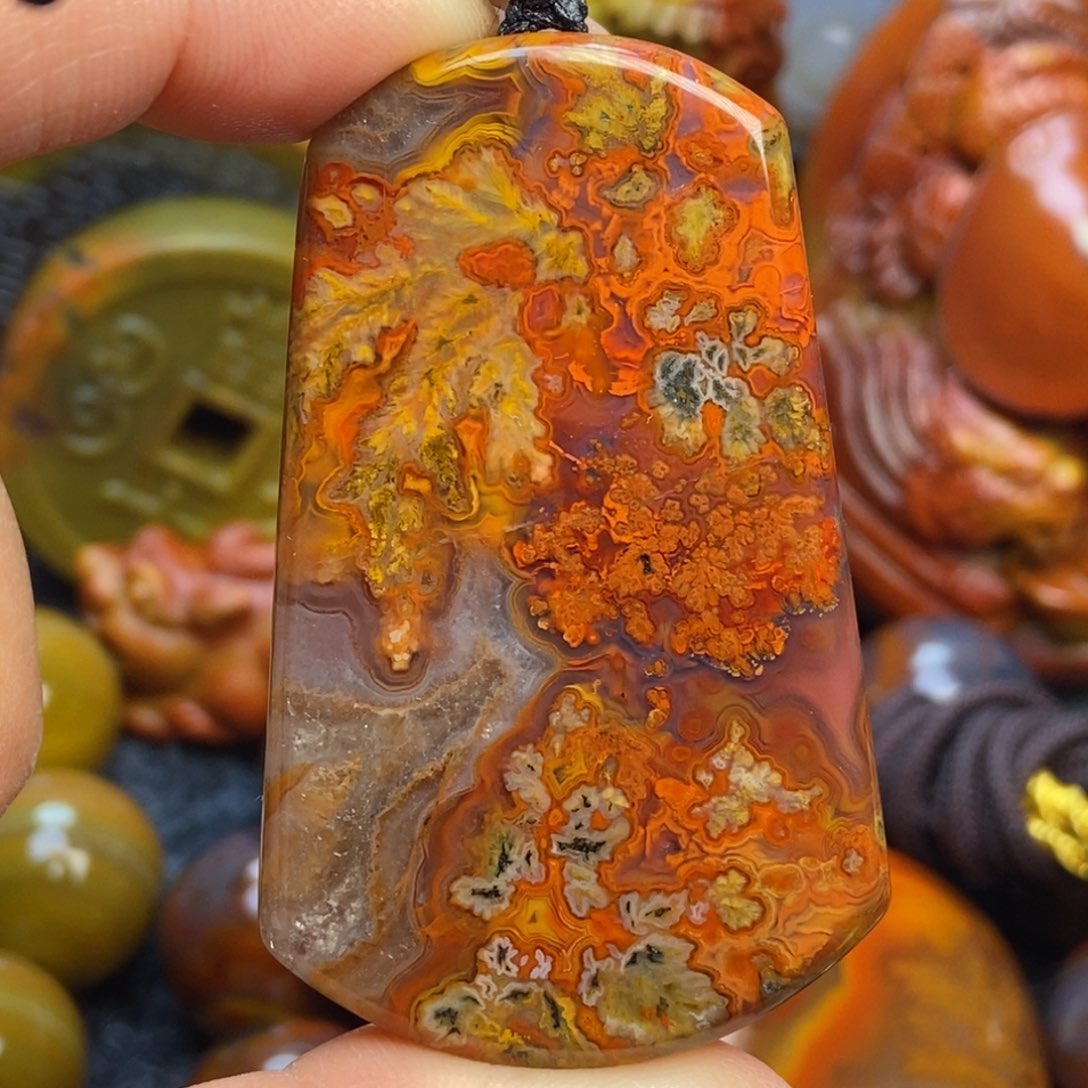 玛瑙/玉髓颈饰未镶嵌战国红