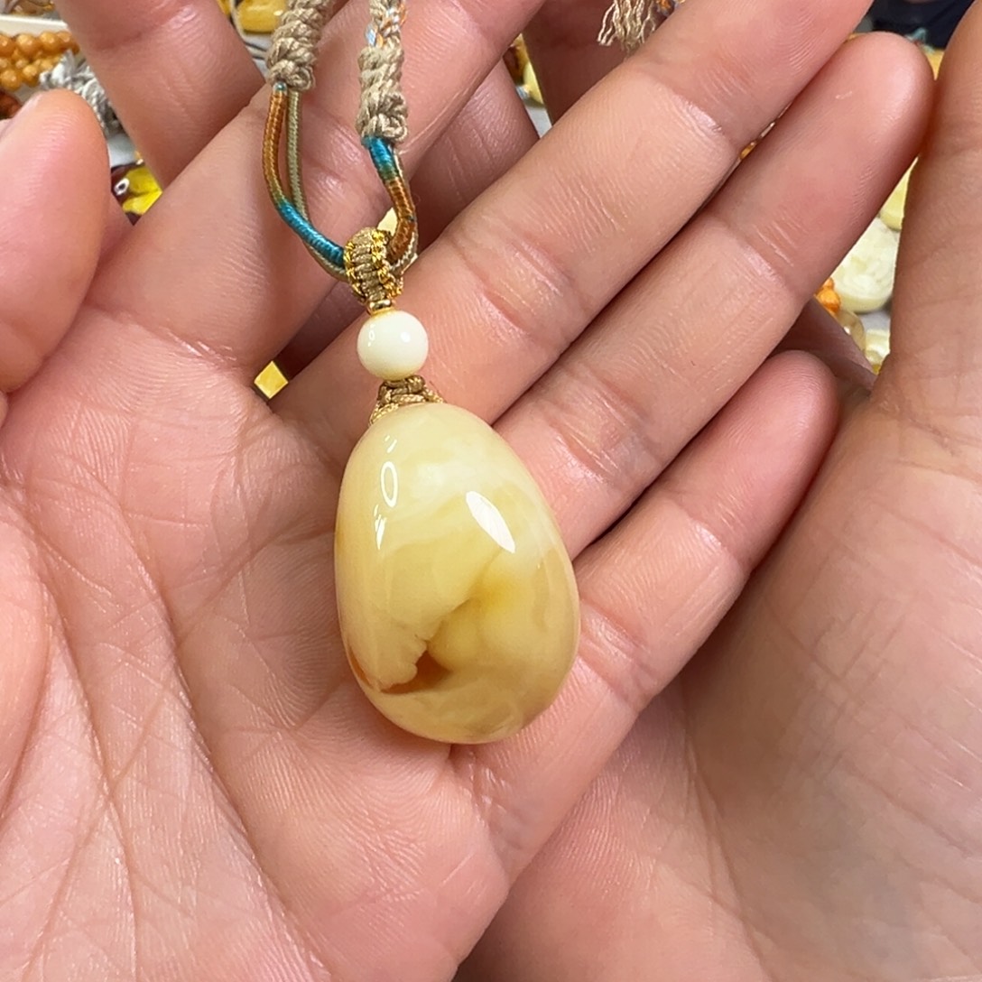 蜜蜡裸石未镶嵌蜜蜡