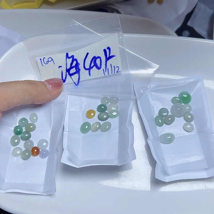 未镶嵌定制翡翠海**憬不