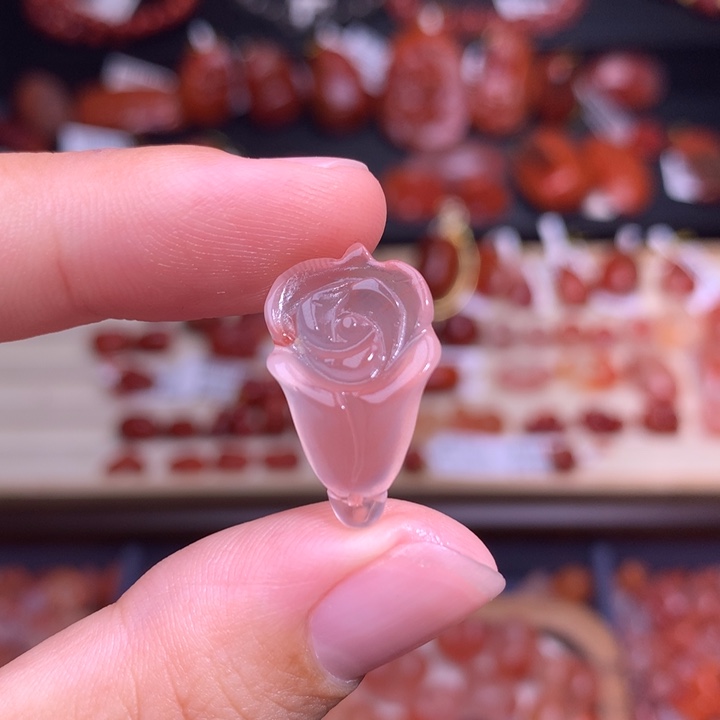 南红玛瑙未镶嵌珠宝半成品玫瑰花