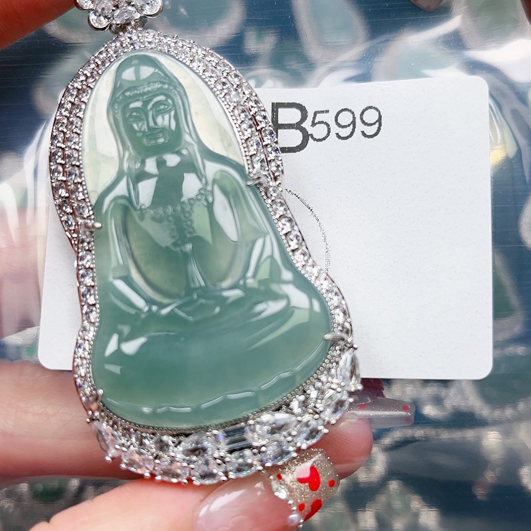 翡翠颈饰未镶嵌翡翠599