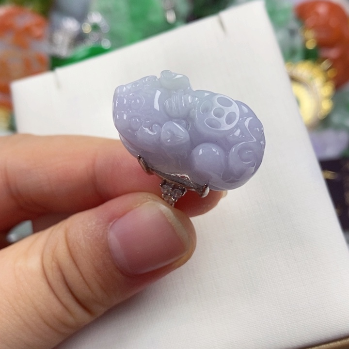 翡翠未镶嵌吊坠(赠链)