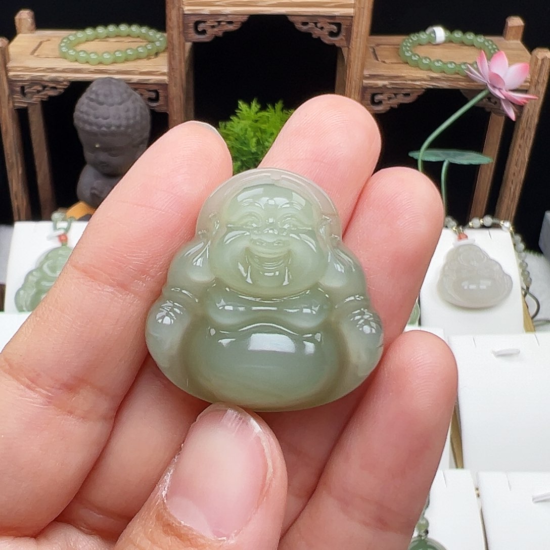 和田玉颈饰未镶嵌小**?