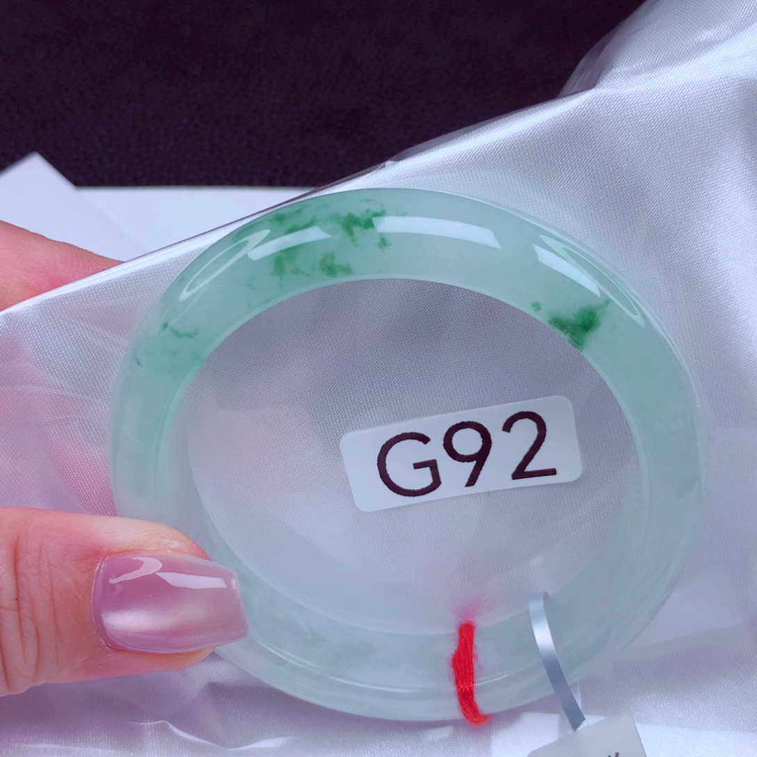 翡翠未镶嵌手镯手镯