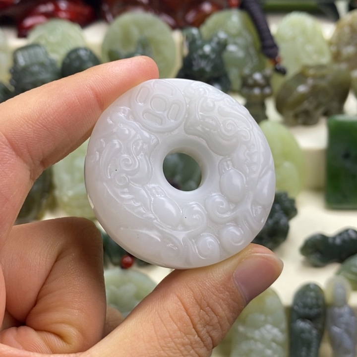 颈饰未镶嵌和田玉