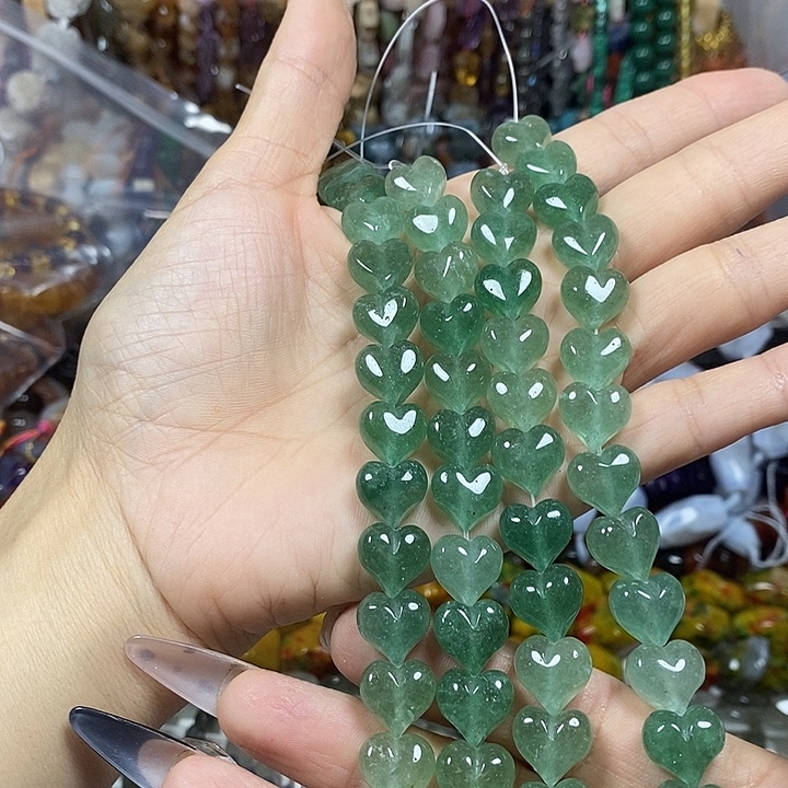 玛瑙/玉髓未镶嵌珠宝半成品天然绿草莓晶屁桃卡12mm15颗