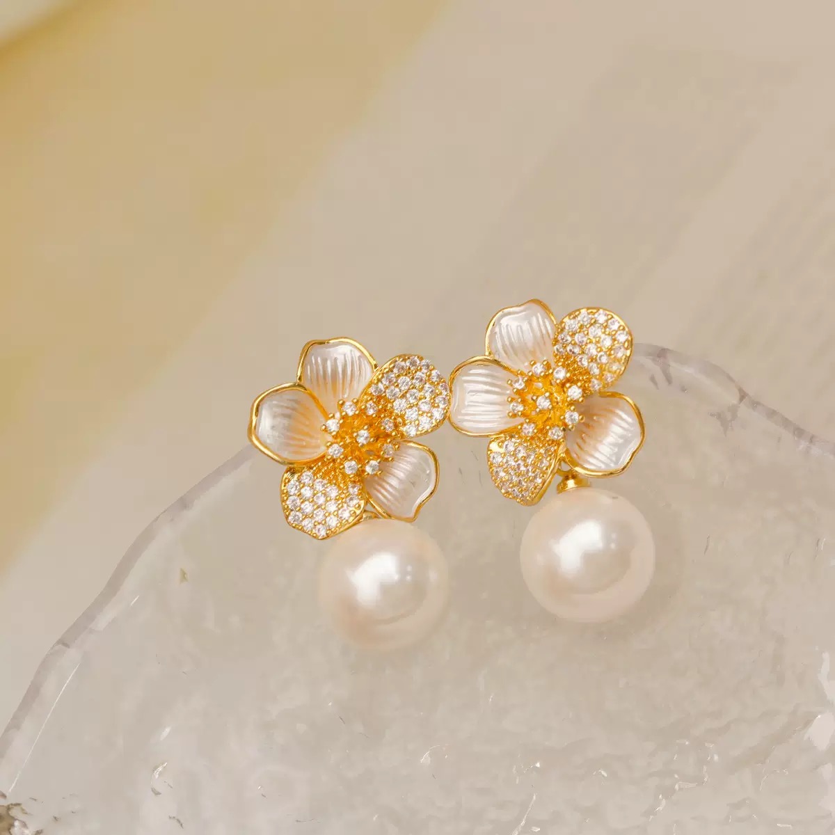 铜合金耳饰 AL4119珠珠法式小众设计高级感轻奢气质女花朵耳环