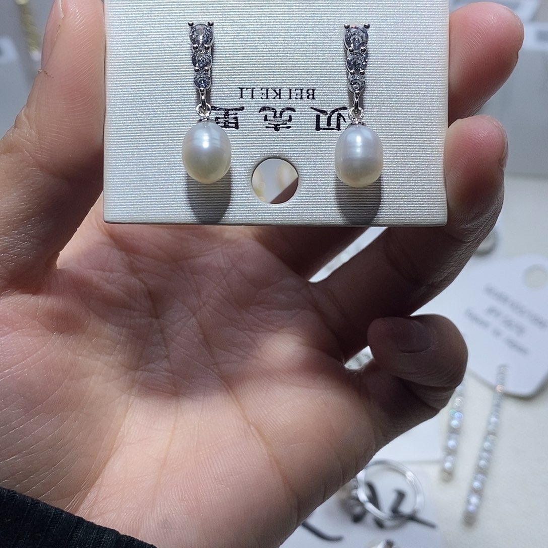 淡水珍珠未镶嵌耳饰