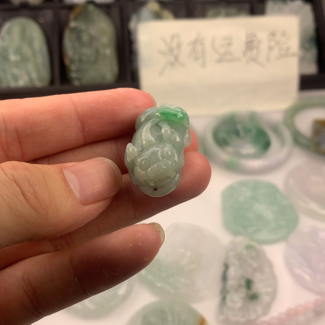 翡翠颈饰未镶嵌一