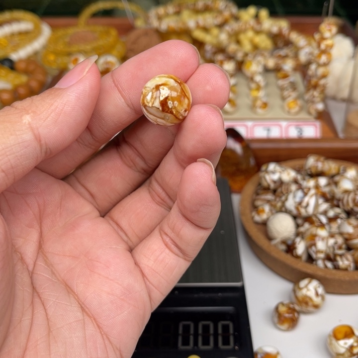 琥珀裸石未镶嵌开****＞86号
