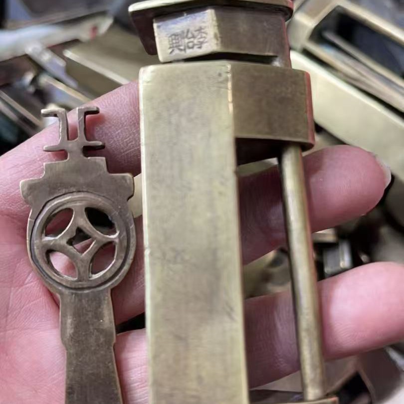 文玩开门成对铜器