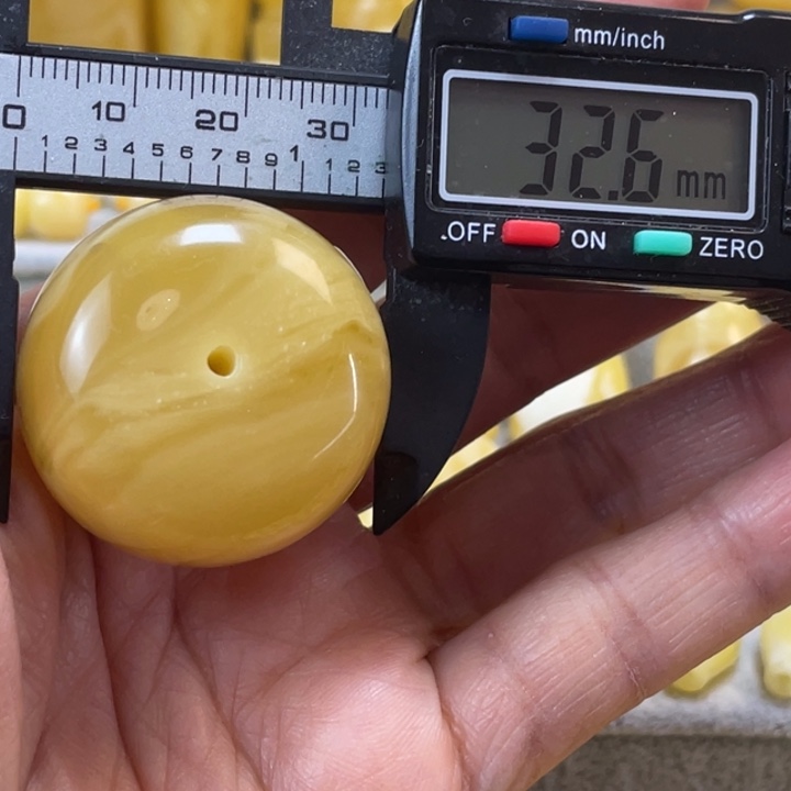蜜蜡未镶嵌裸石82杂