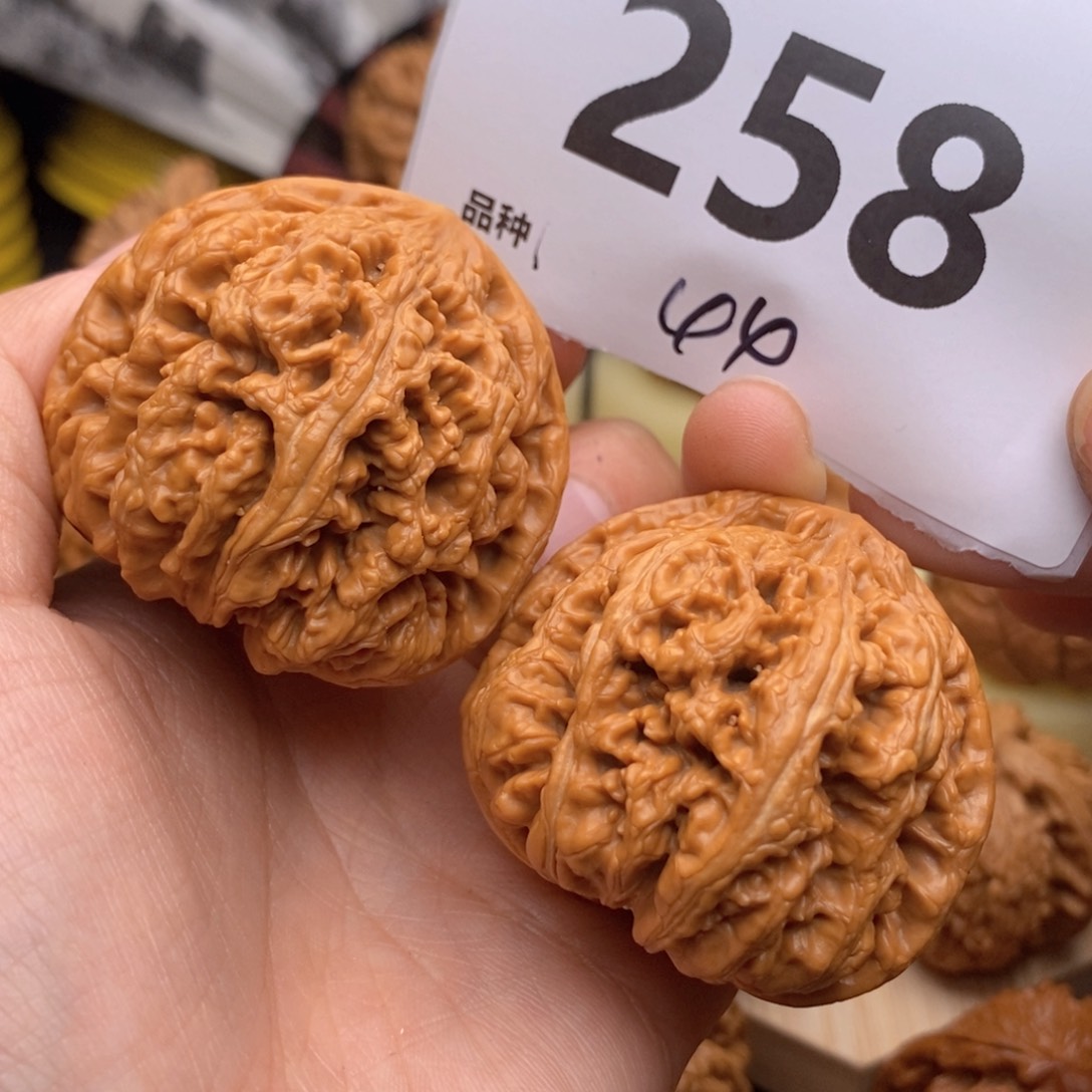 文玩核桃把件258号44粗筋