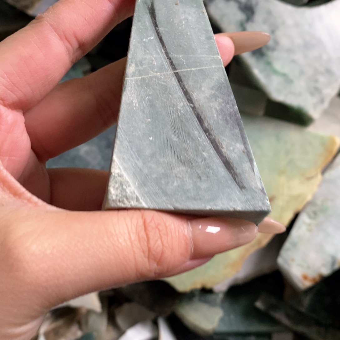 颈饰未镶嵌翡翠天然翡翠