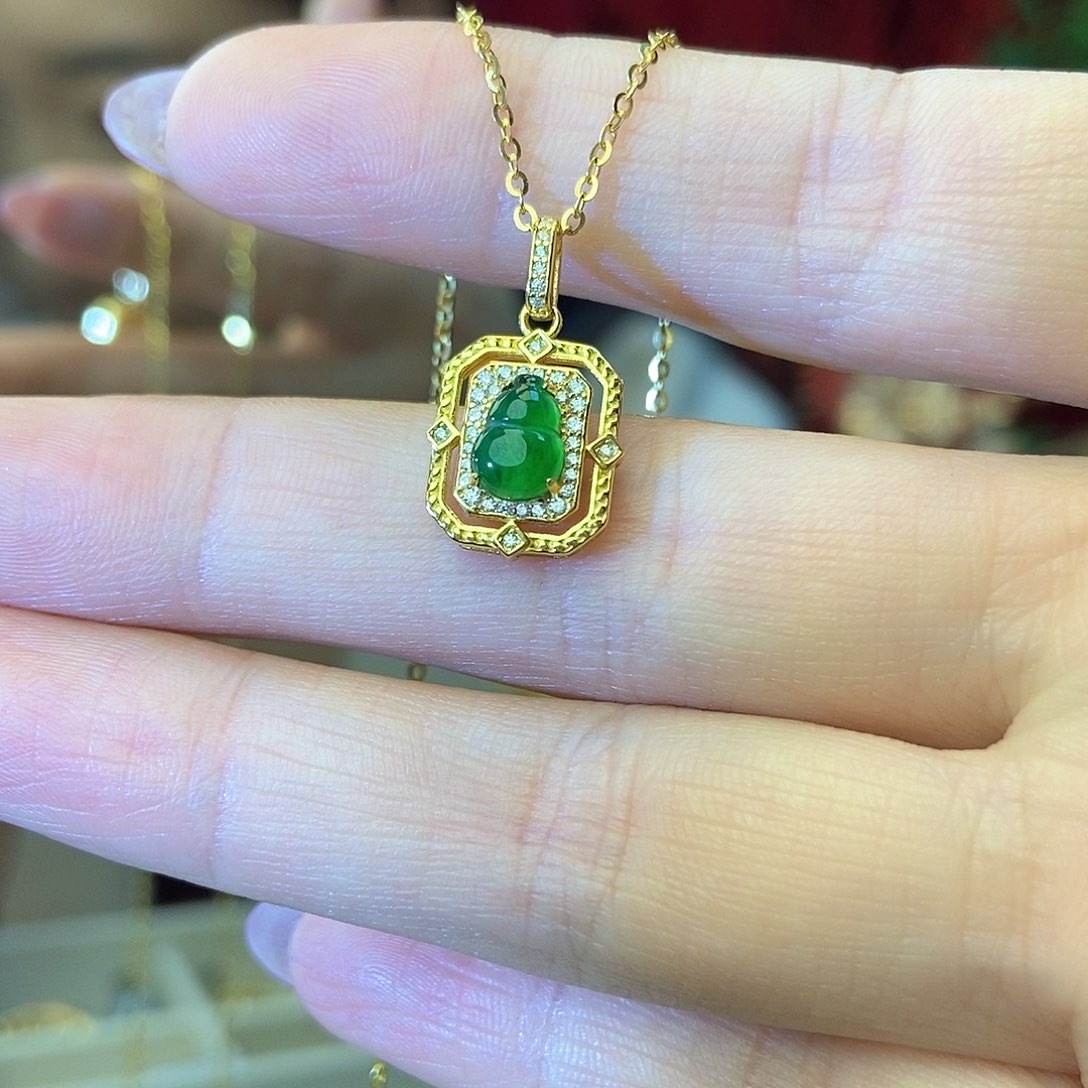 翡翠吊坠(赠链)银S925镶嵌