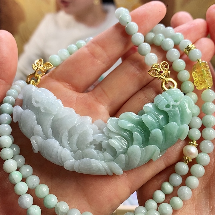 翡翠颈饰未镶嵌吊坠