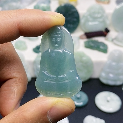 翡翠颈饰未镶嵌吊坠