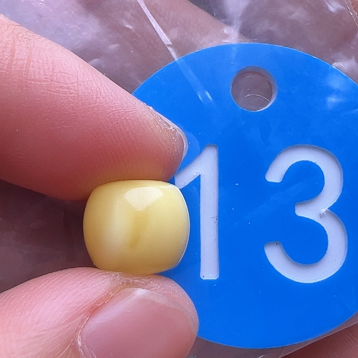 未镶嵌蜜蜡裸石10.4m m