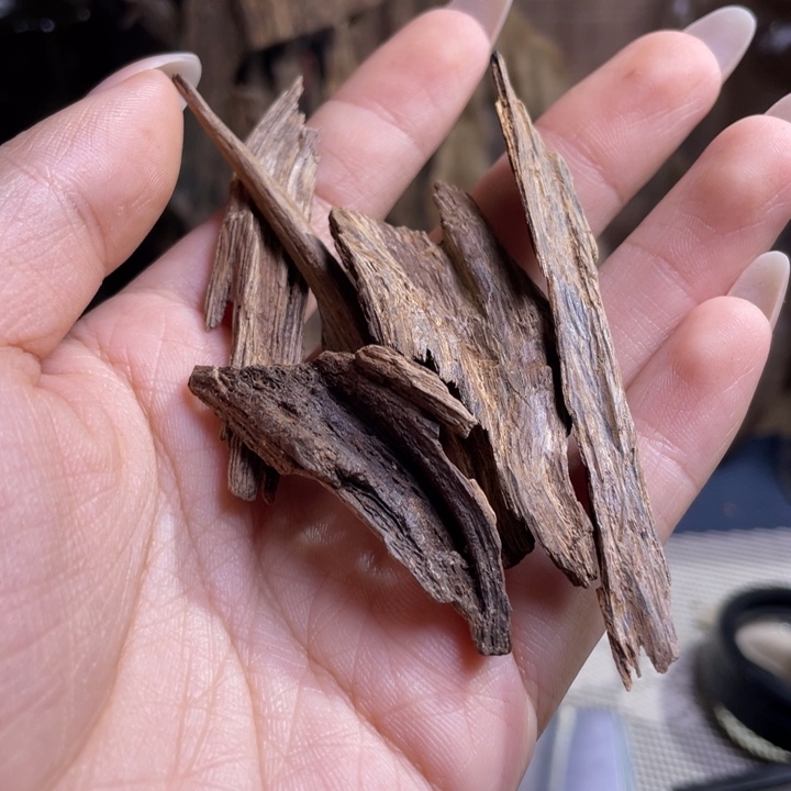 沉香越南纽结熟结老香5.5克碎