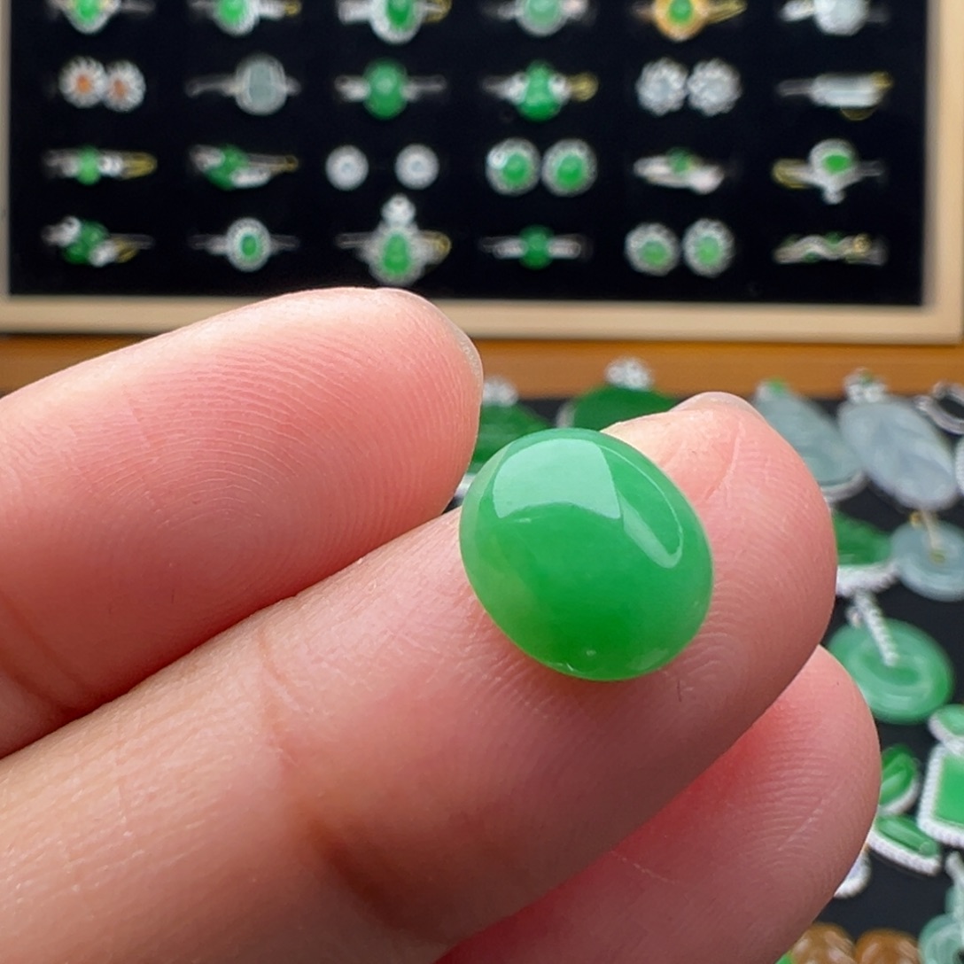 翡翠未镶嵌颈饰蛋9.3