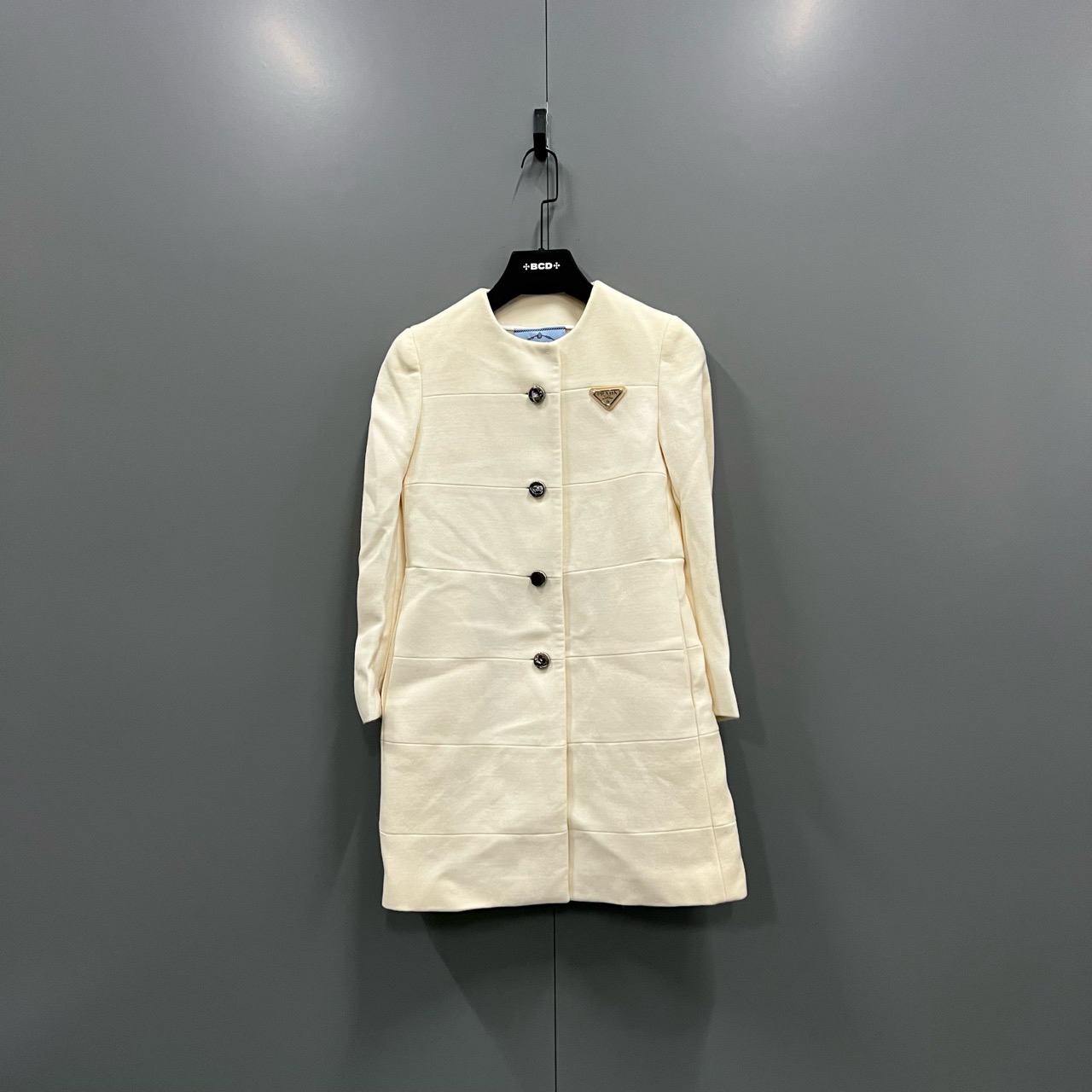 95新 Prada/普拉达 （原）米色三角标logo外套 38码/95新/1fg206936