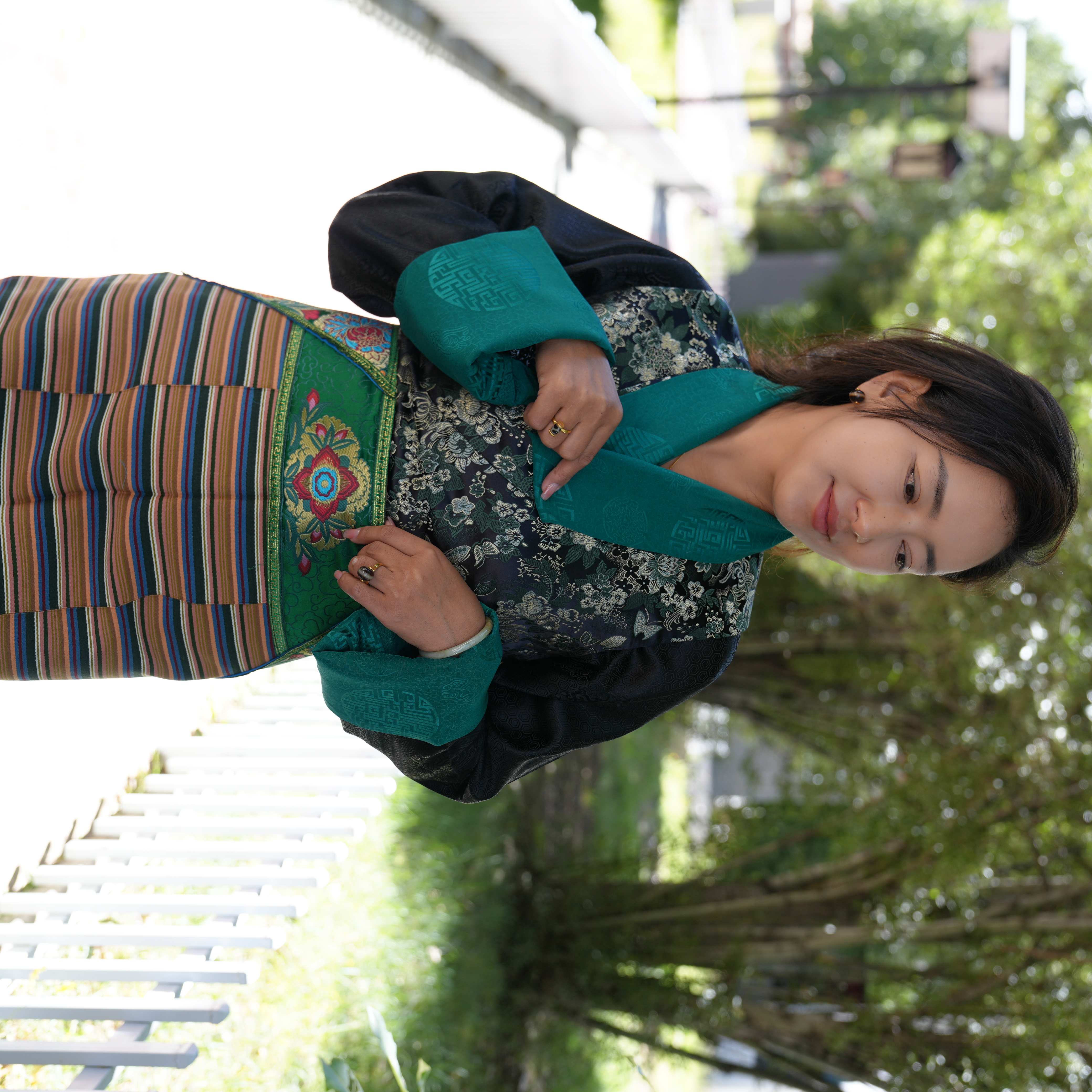 民族服装缎面无袖藏袍衬衣长袖拉萨服夏季款民族风藏式女款传统