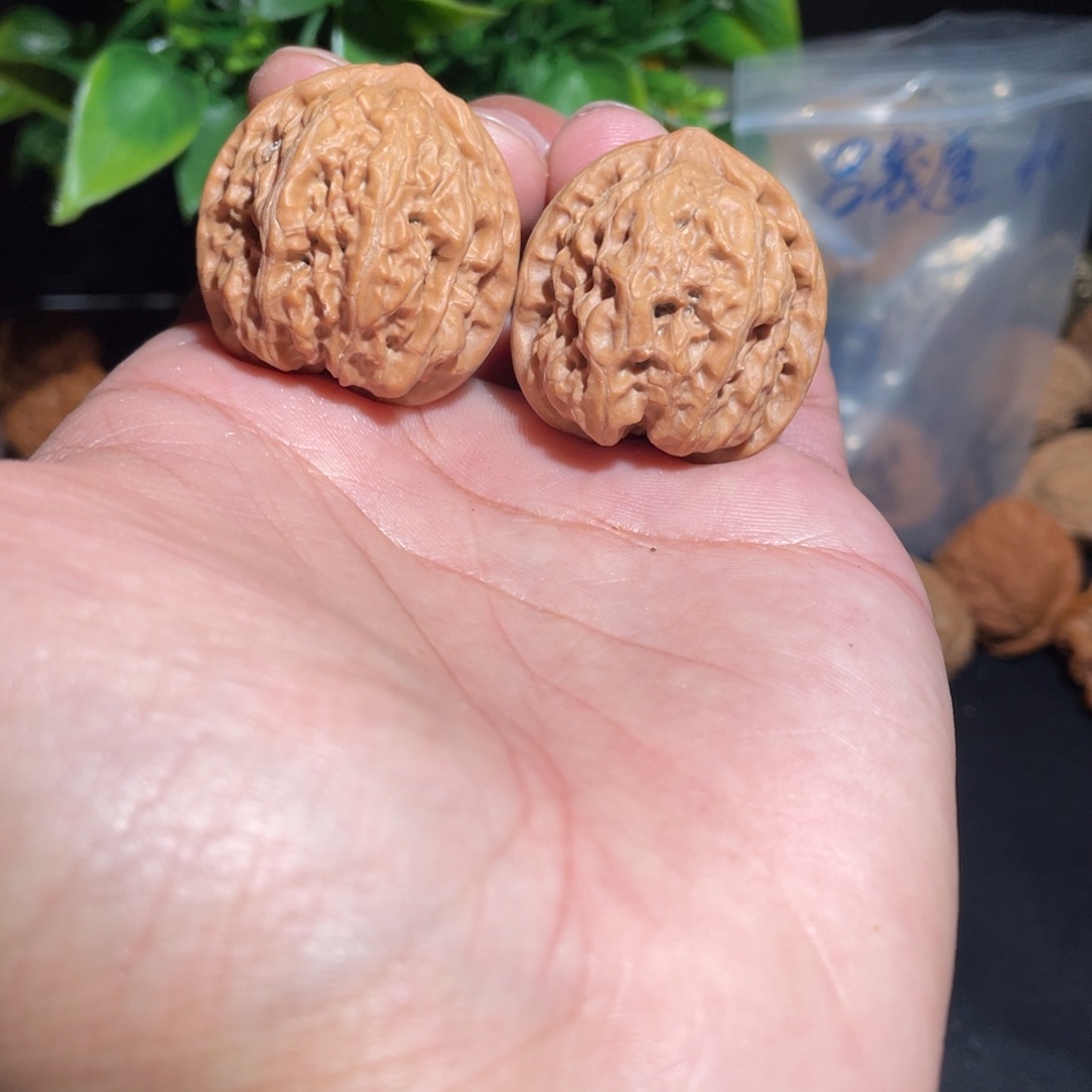 吊坠文玩核桃33磐石