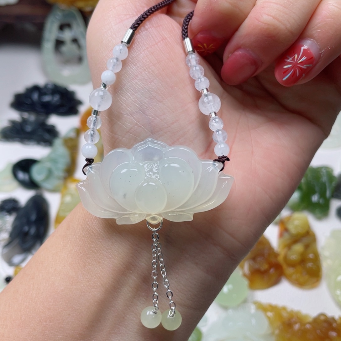 蛇纹石玉颈饰未镶嵌