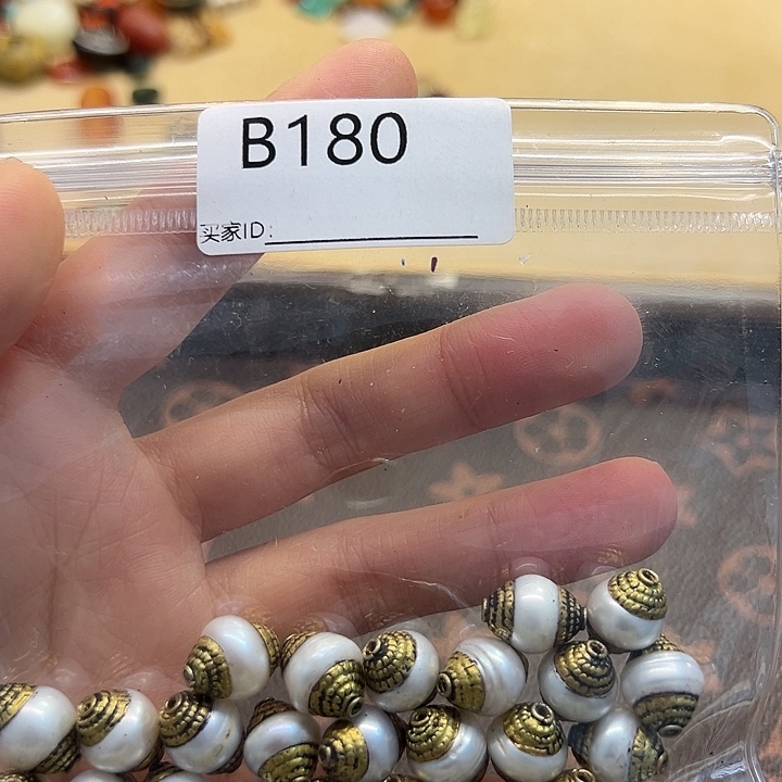 玛瑙/玉髓未镶嵌手链B180。 9.9米给2个