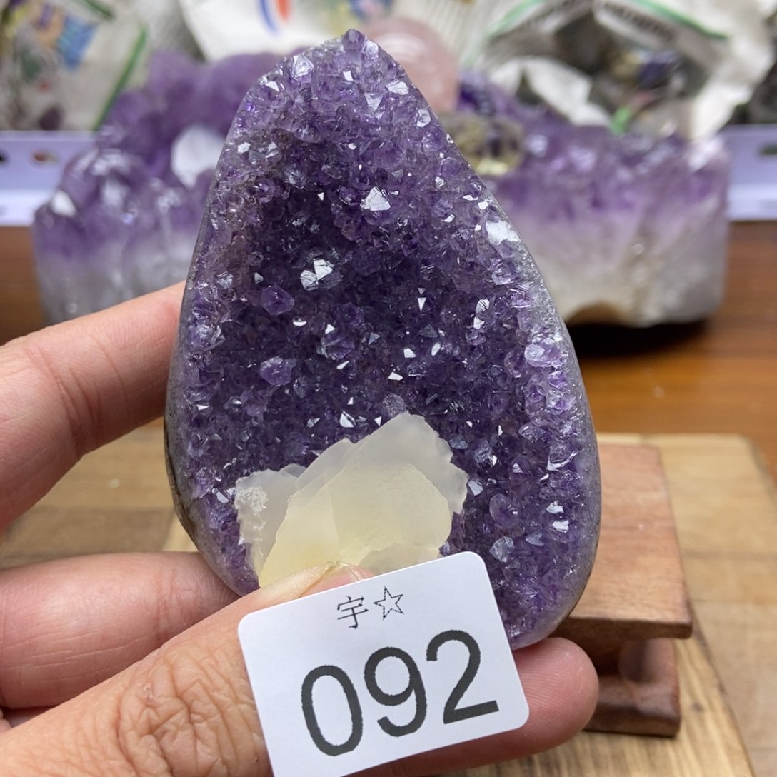紫晶天然水晶摆件未镶嵌
