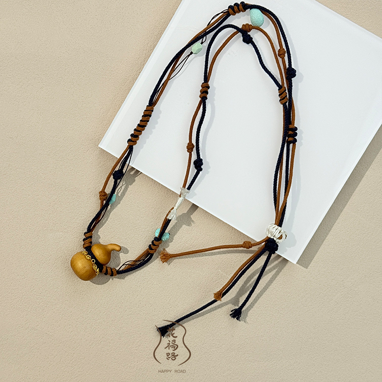 【花福路】安娜同款葫芦项链纯手工编织老山檀绿松石18K金配饰项链