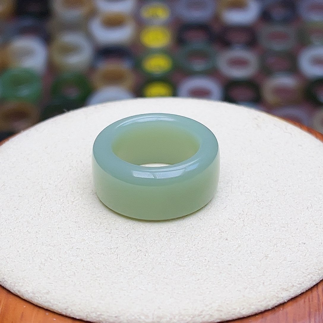 和田玉戒指未镶嵌17.0内径粉青