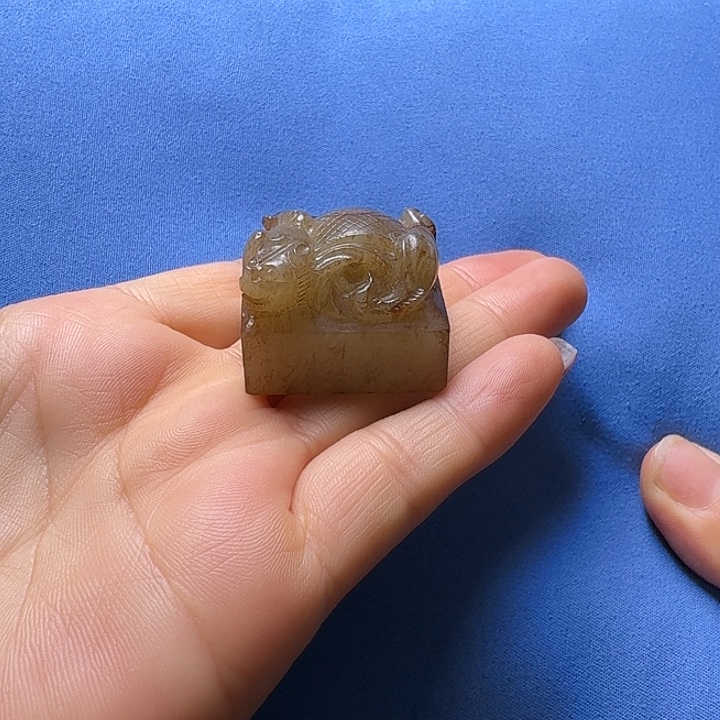 「***叔和田玉（糖玉）未镶嵌颈饰