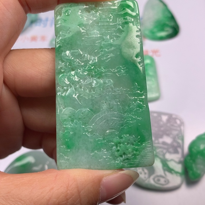 翡翠未镶嵌颈饰翡翠