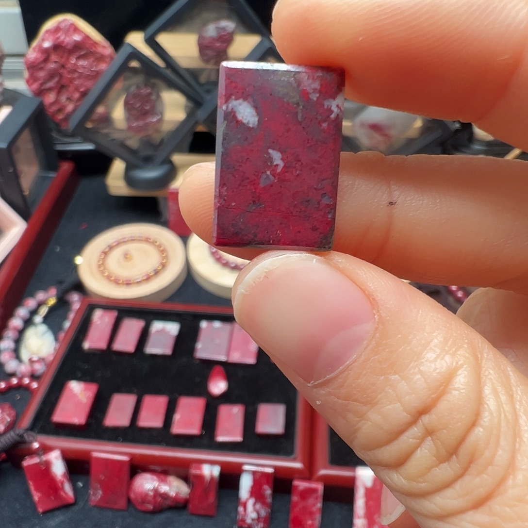 天然辰砂天然朱砂原矿无事牌