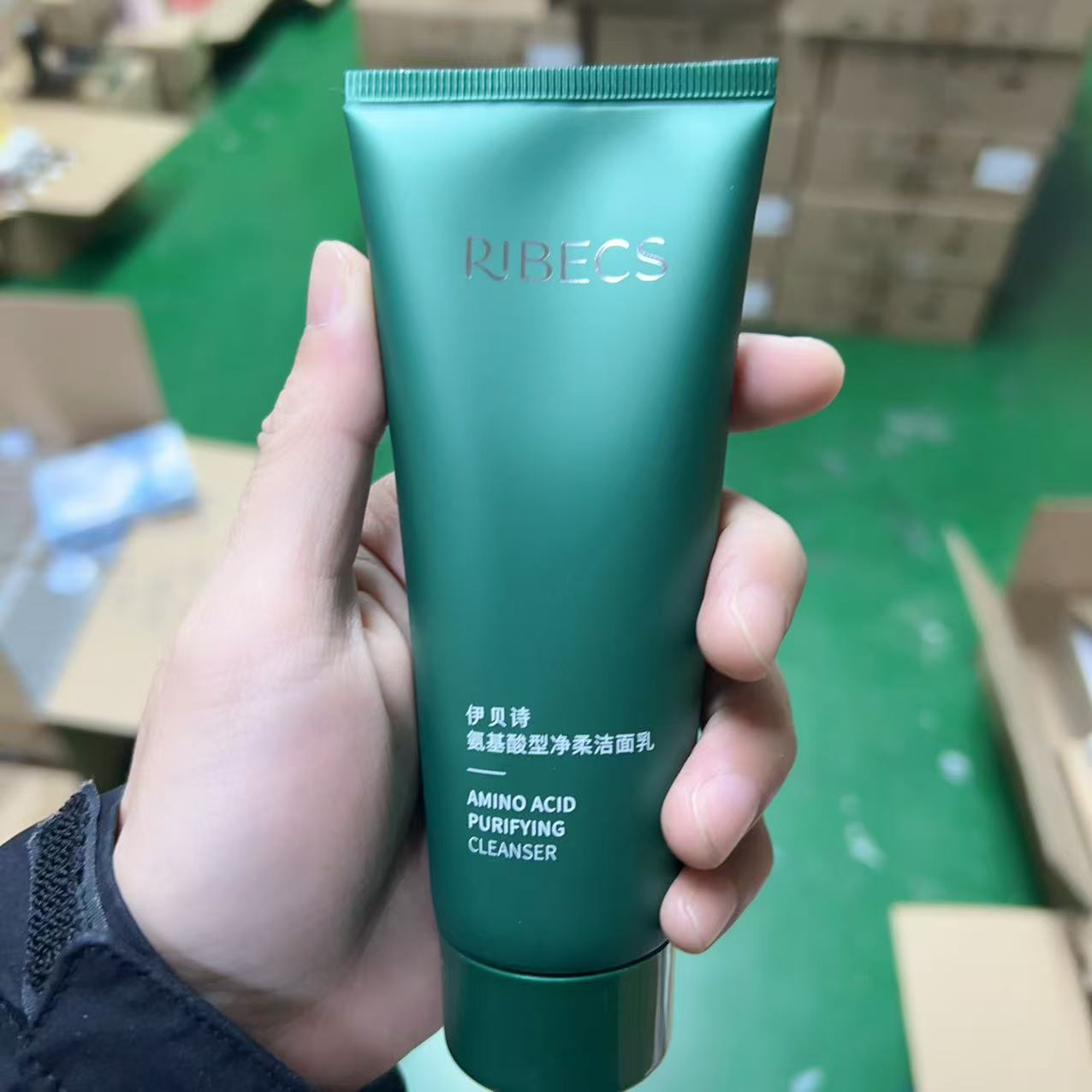 伊贝诗氨基酸型净柔洁面乳100g 2025年12月 无盒