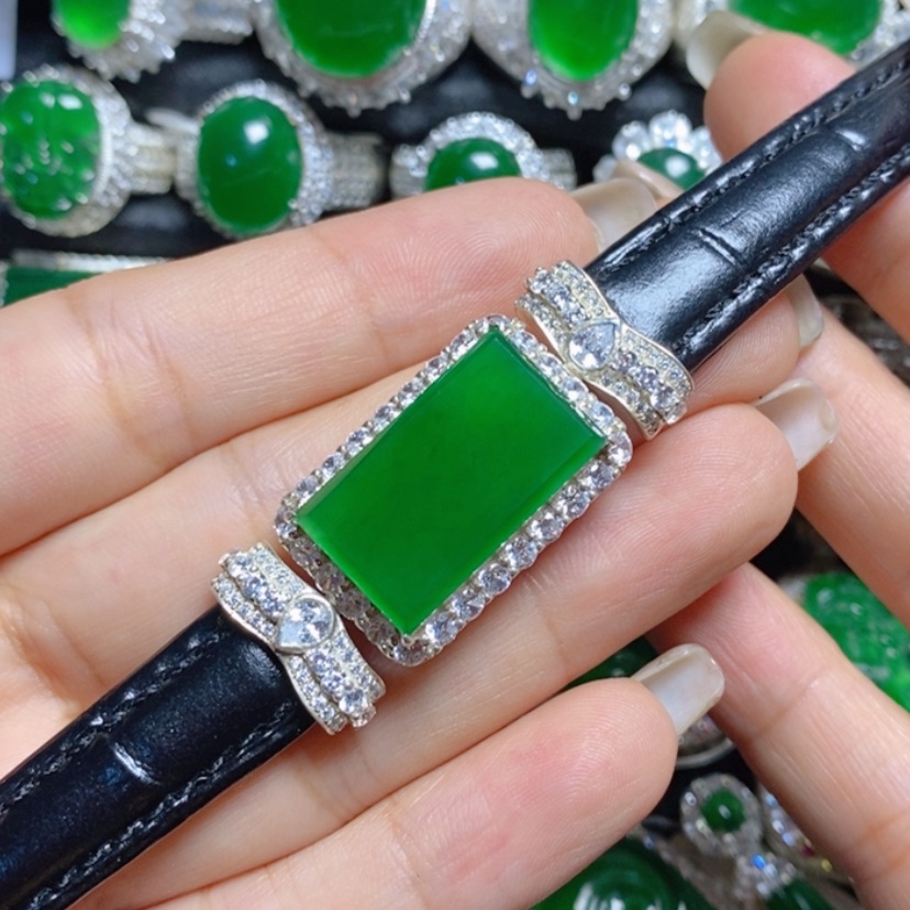 【闪购商品】翡翠挂件银S925镶嵌手牌