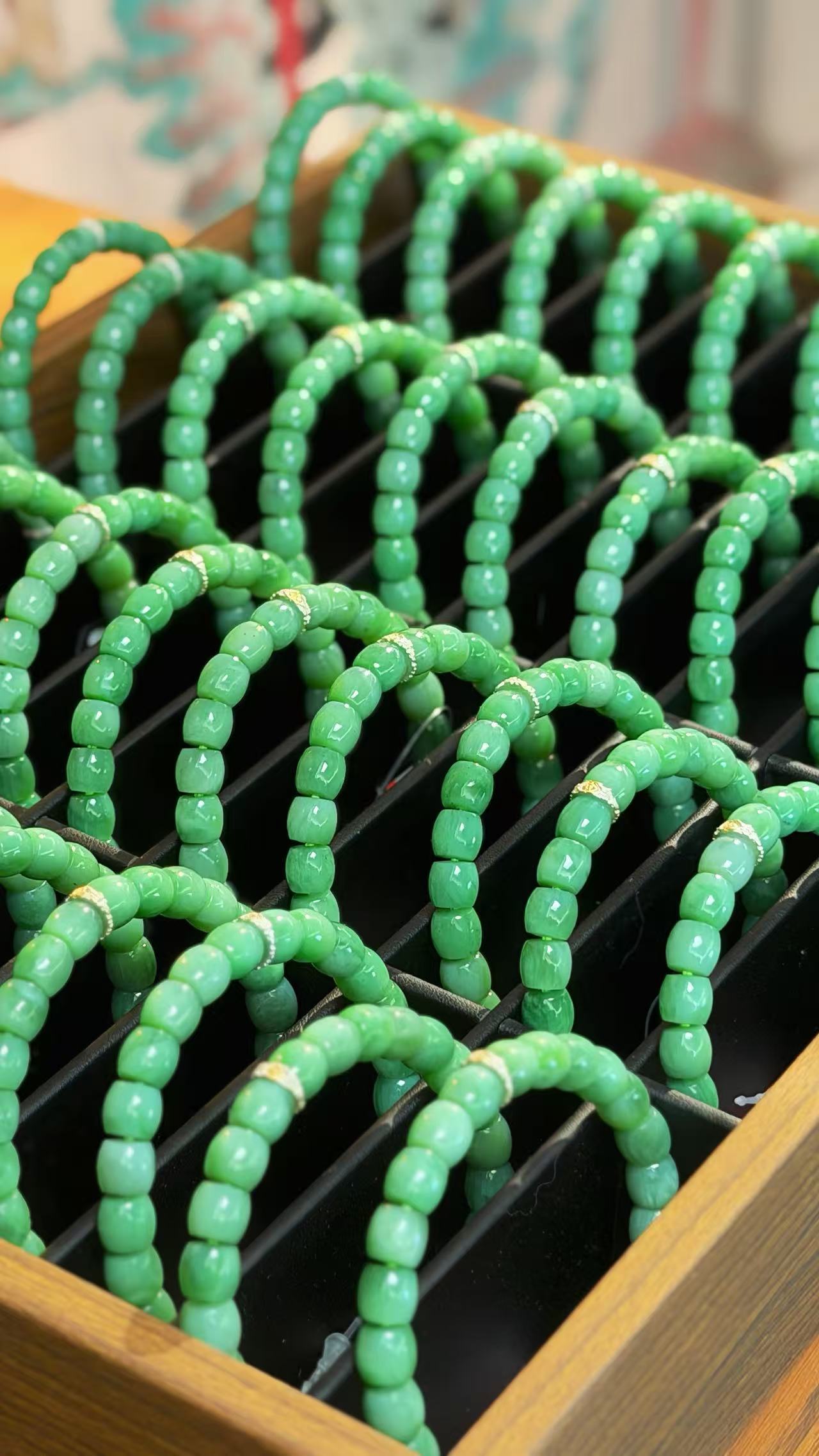 小天出品·粉绿荧光猫眼直切8M和田玉手串（THTY6787多样性发一件）