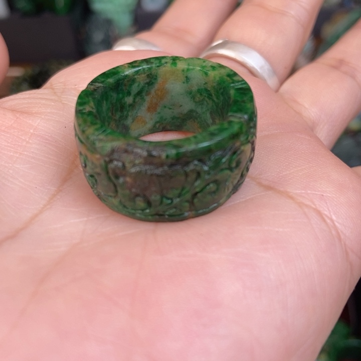 翡翠散珠果**糖扳指一个