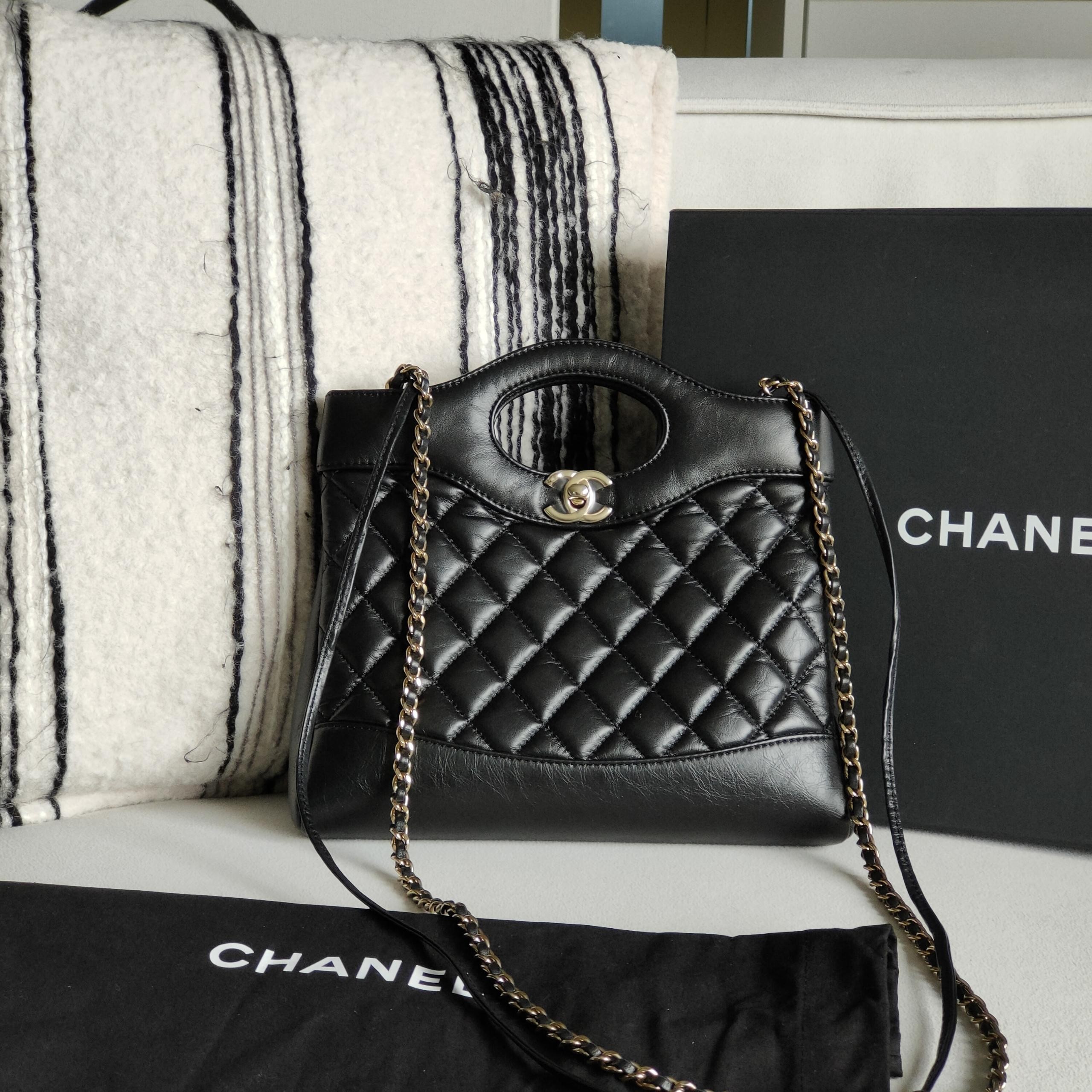 全新未使用 Chanel/香奈儿 23A黑金牛皮31bagmini单肩包39985