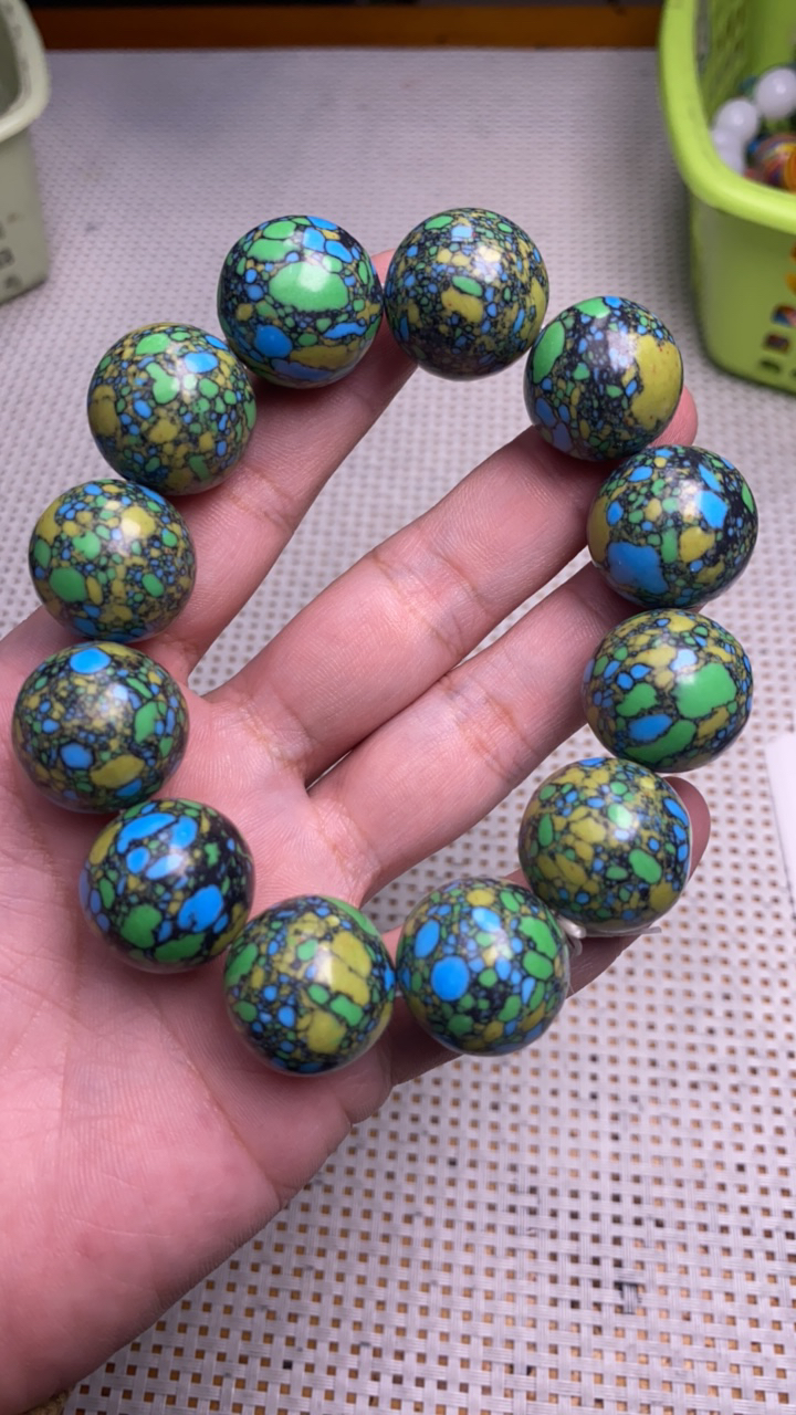 B140  20三彩地球松手串 