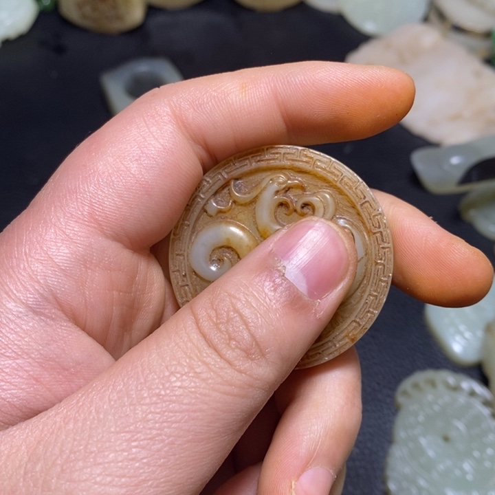 颈饰未镶嵌和田玉?***泉