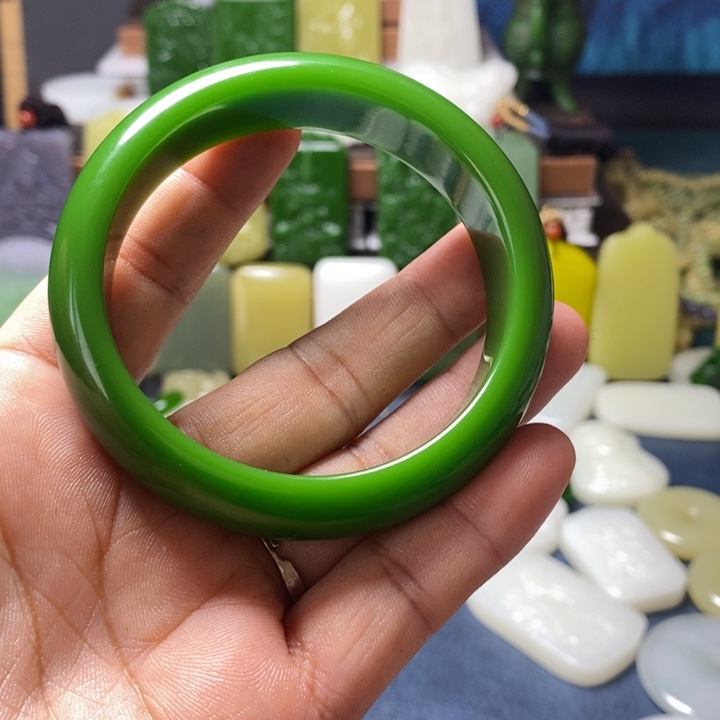 吊坠(赠链)未镶嵌和田玉꧁****꧂