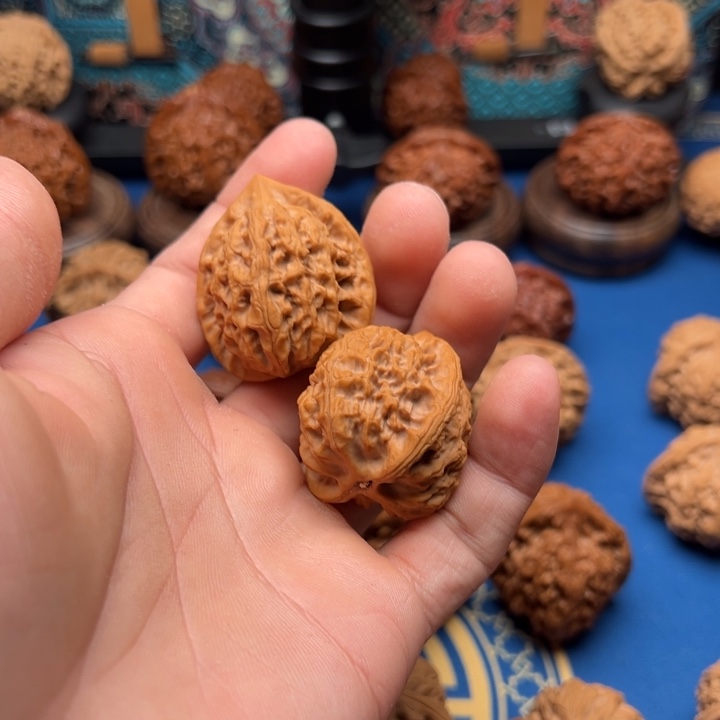 桃核吊坠乐**观发给哥哥给哥哥