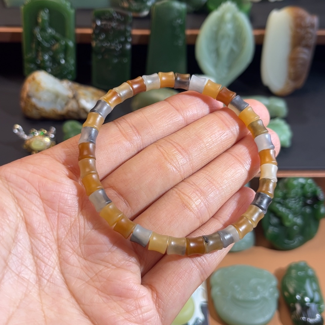 和田玉未镶嵌颈饰定制