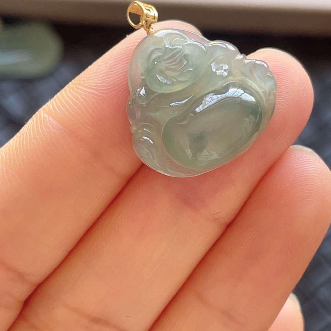 翡翠颈饰18K金镶嵌佛