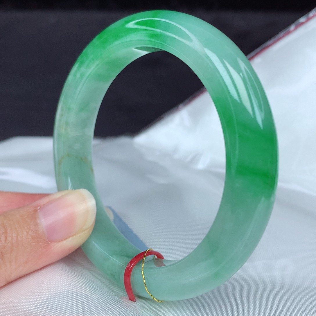 翡翠手镯未镶嵌55圈4146