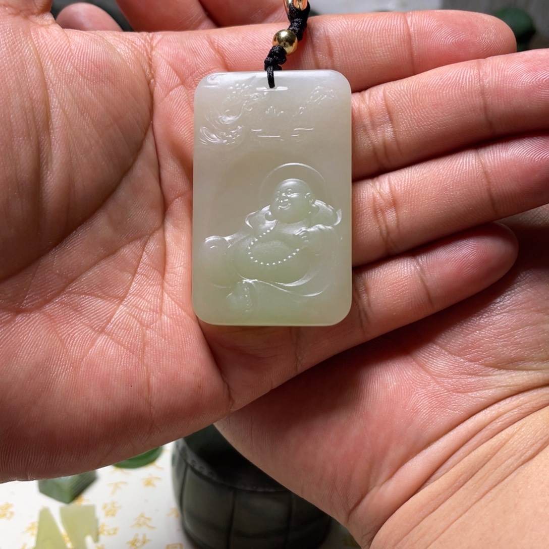 和田玉（糖玉）未镶嵌把件