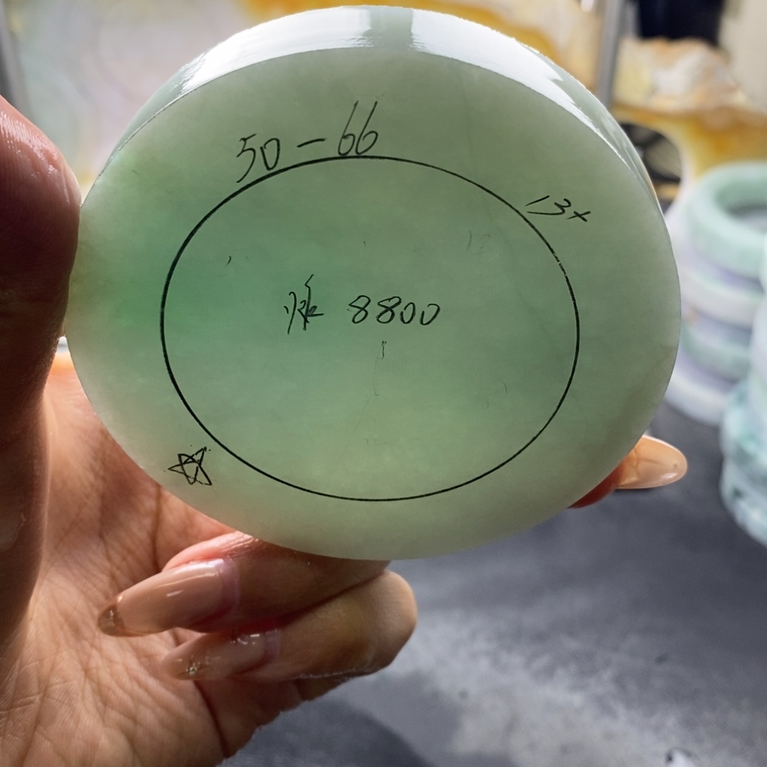 定制翡翠未镶嵌翡翠手镯